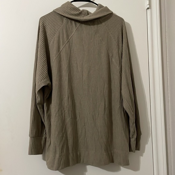 Jane & Delancey Sweater Women's Medium Tan Ribbed Long Sleeve Round Neck Slit - Picture 2 of 5